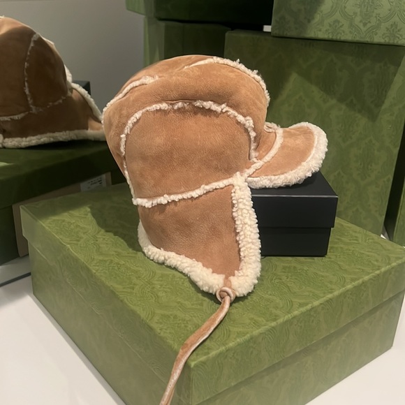 Gucci β€οΈπ Shearling EMILE MUSKET Hat S Small - Picture 1 of 8